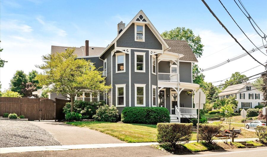 1 HIGH St, Allentown, NJ 08501 - 4 Beds, 2 Bath