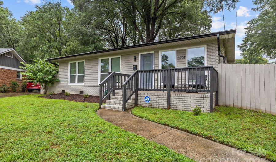 3701 Lynette Ct, Charlotte, NC 28217 - 3 Beds, 2 Bath