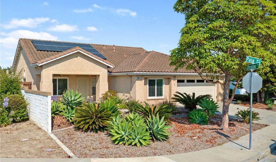 496 Christina Ct, Oceanside, CA 92058 - 5 Beds, 2 Bath