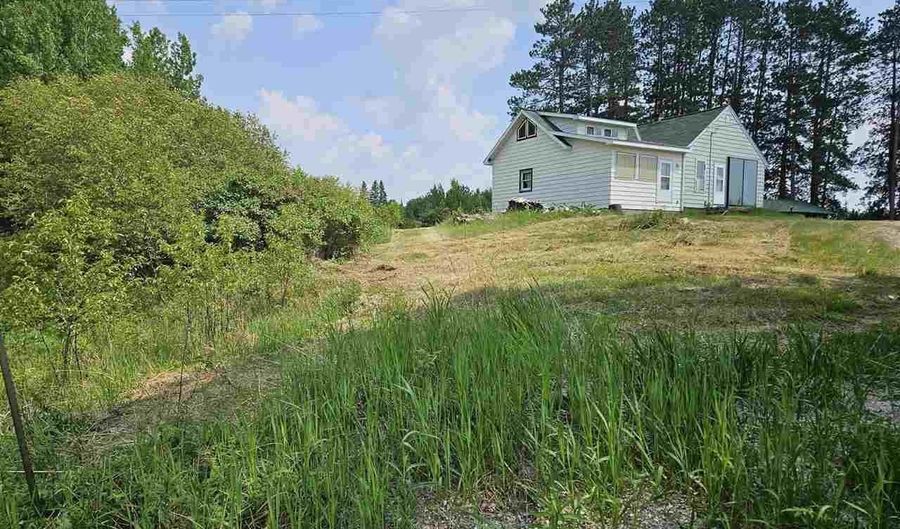 9240 Murray Rd, Angora, MN 55703 - 3 Beds, 1 Bath