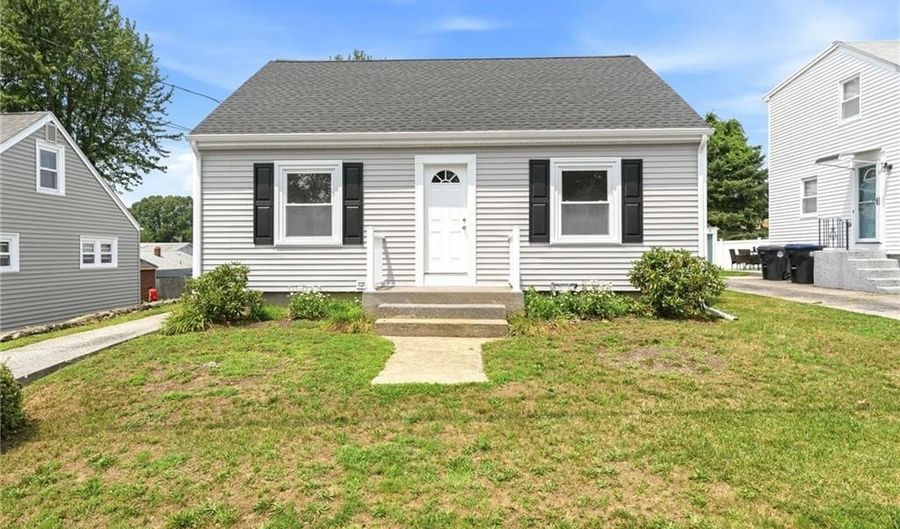 27 Norman St, Cumberland, RI 02864 - 3 Beds, 1 Bath