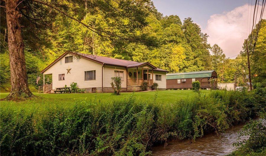 114 Pebbles Dr, Alkol, WV 25501 - 3 Beds, 1 Bath