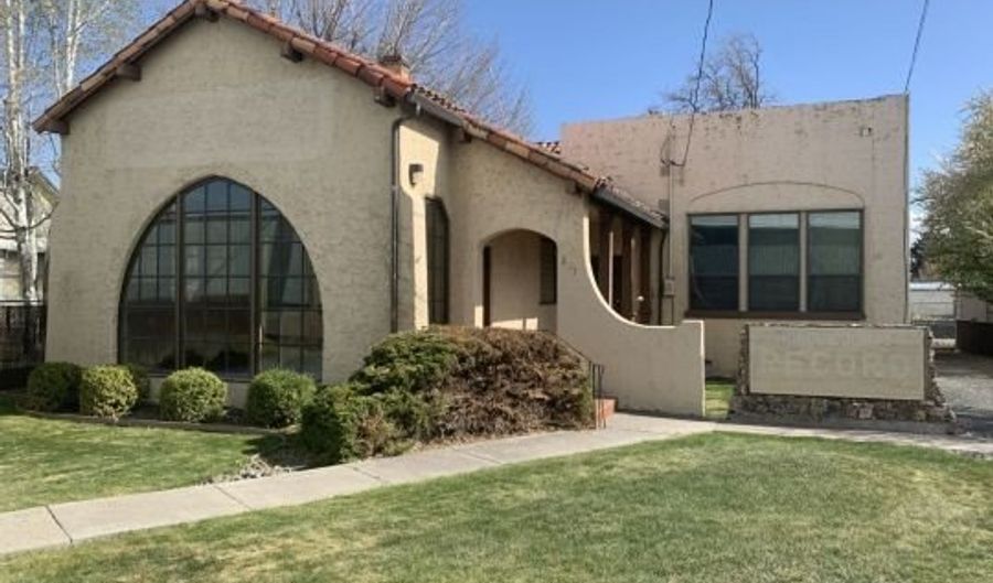 201 W Carlos St, Alturas, CA 96101 - 1 Beds, 3 Bath