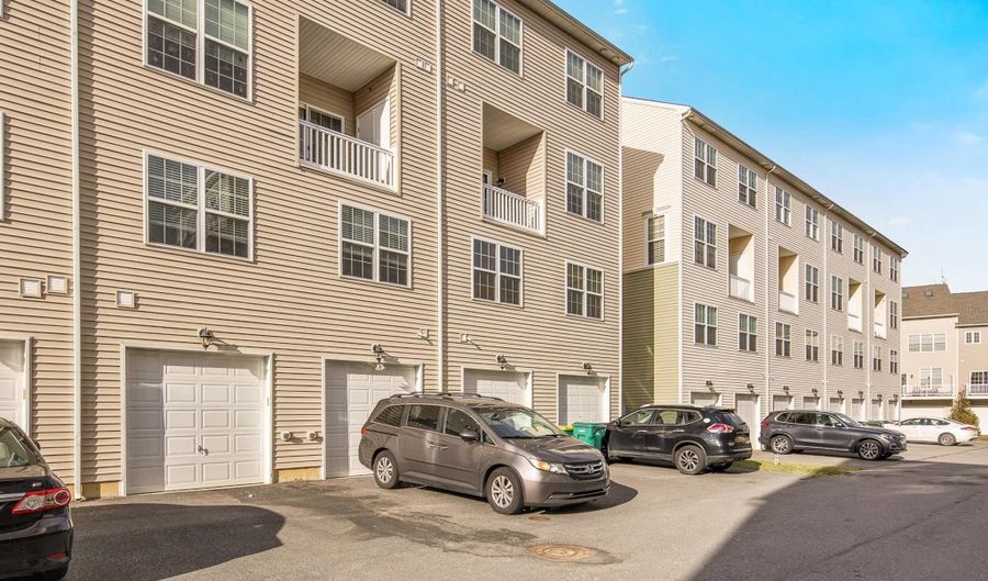 3858 GREEN St AL09, Claymont, DE 19703 - 2 Beds, 3 Bath