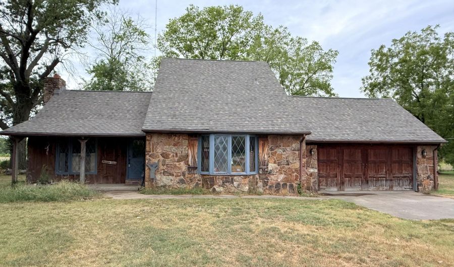 8526 SE 70th Ter, Baxter Springs, KS 66713 - 3 Beds, 3 Bath