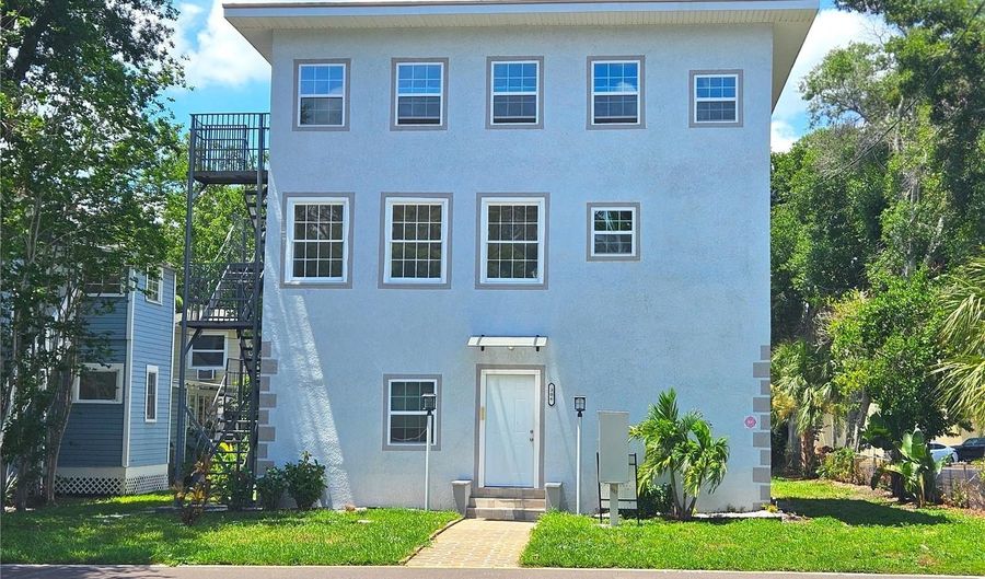 306 TURNER St 4, Clearwater, FL 33756 - 0 Beds, 1 Bath
