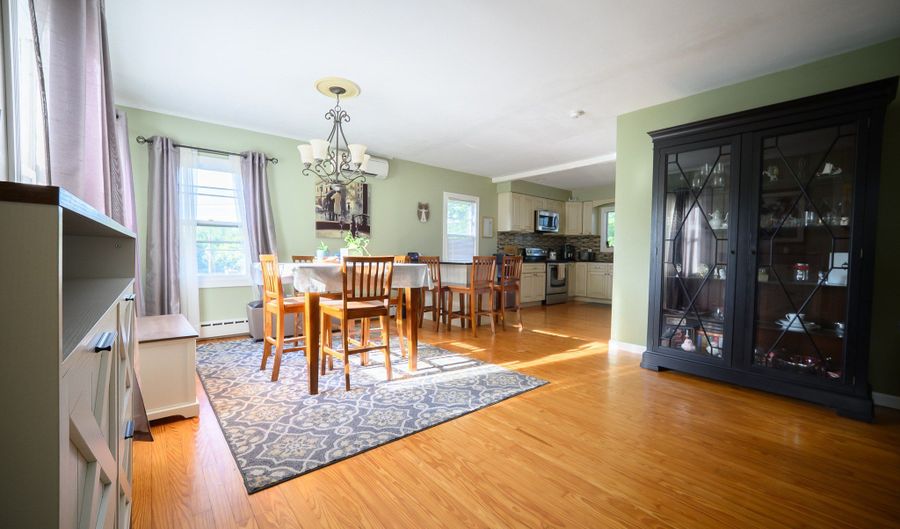 15 Farnam Hl, Bethel, CT 06801 - 2 Beds, 1 Bath