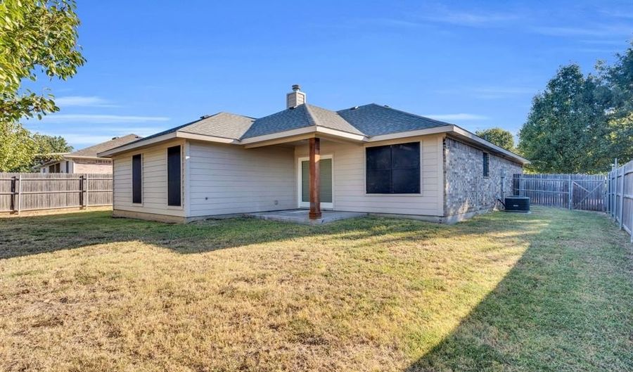 203 Cheyenne Trl, Alvarado, TX 76009 - 3 Beds, 2 Bath