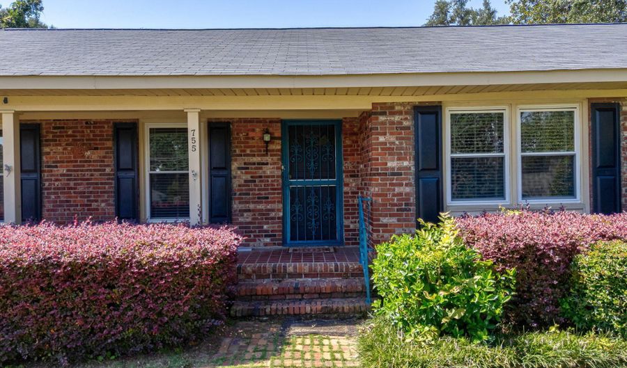 755 Tripps Ct, Augusta, GA 30909 - 3 Beds, 2 Bath