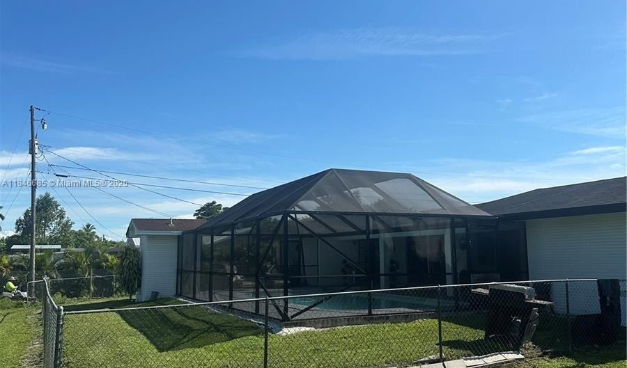 925 NE 18th, Belle Glade, FL 33430 - 5 Beds, 4 Bath