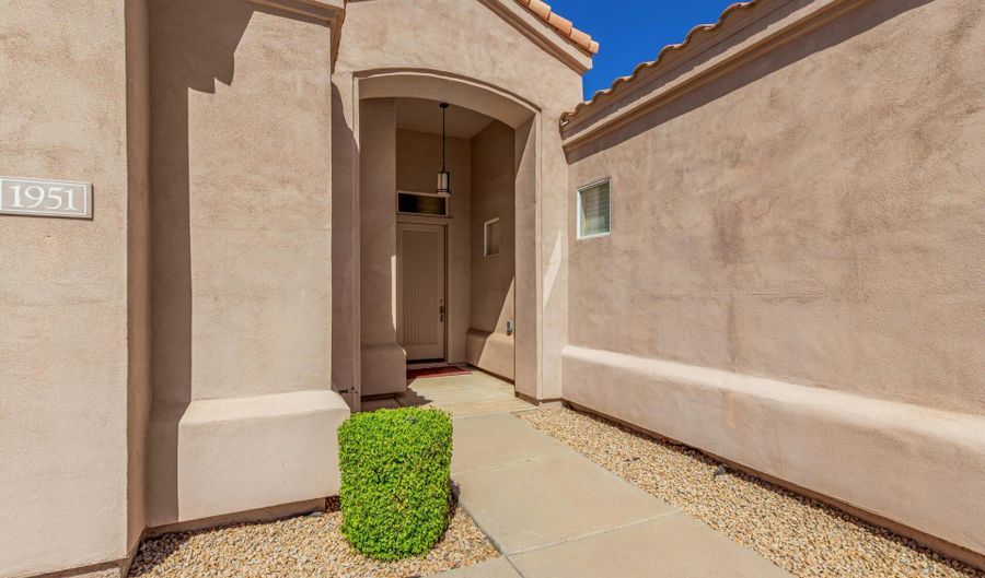 1951 W PENINSULA Cir, Chandler, AZ 85248 - 3 Beds, 2 Bath