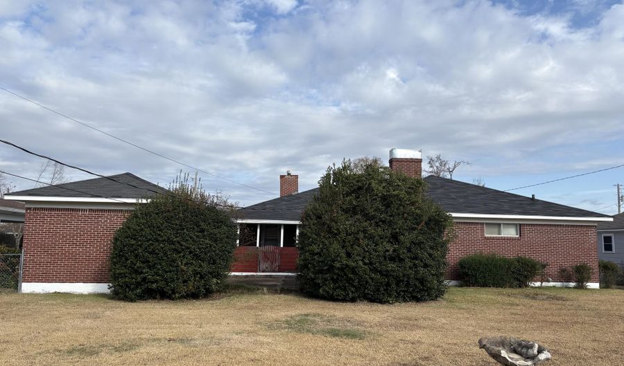 806 N 11th Ave, Amory, MS 38821 - 4 Beds, 2 Bath
