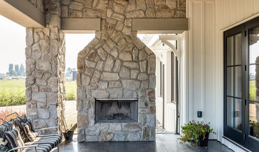 2713 S Forty Ln, Adel, IA 50003 - 5 Beds, 5 Bath