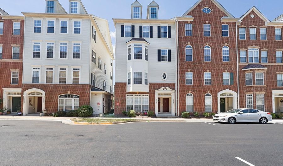25381 PATRIOT Ter, Aldie, VA 20105 - 3 Beds, 3 Bath