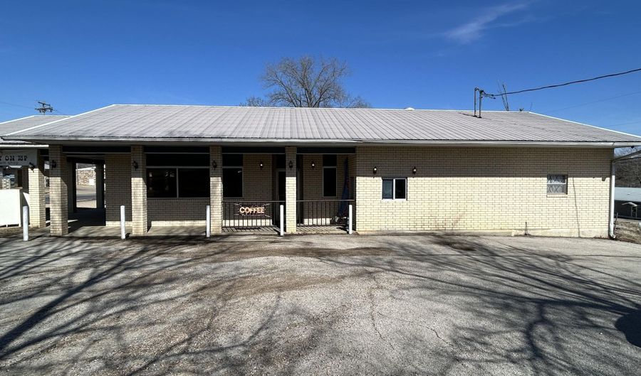 304 S Market St, Alton, MO 65606 - 0 Beds, 0 Bath