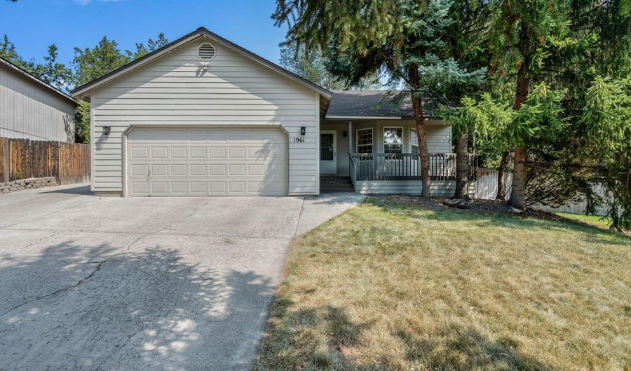 1961 NE Windy Tree Ct, Bend, OR 97701 - 3 Beds, 2 Bath