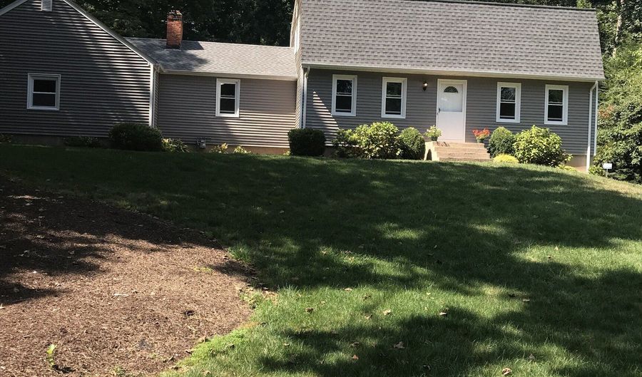 50 Wintergreen Ln, Cheshire, CT 06410 - 3 Beds, 3 Bath