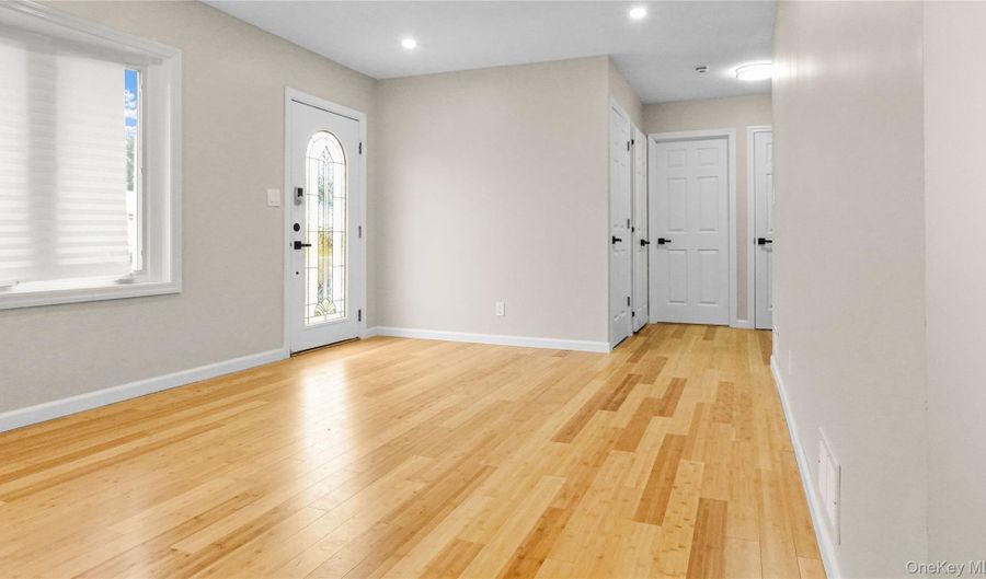 3 Beta Dr, Amityville, NY 11701 - 3 Beds, 1 Bath