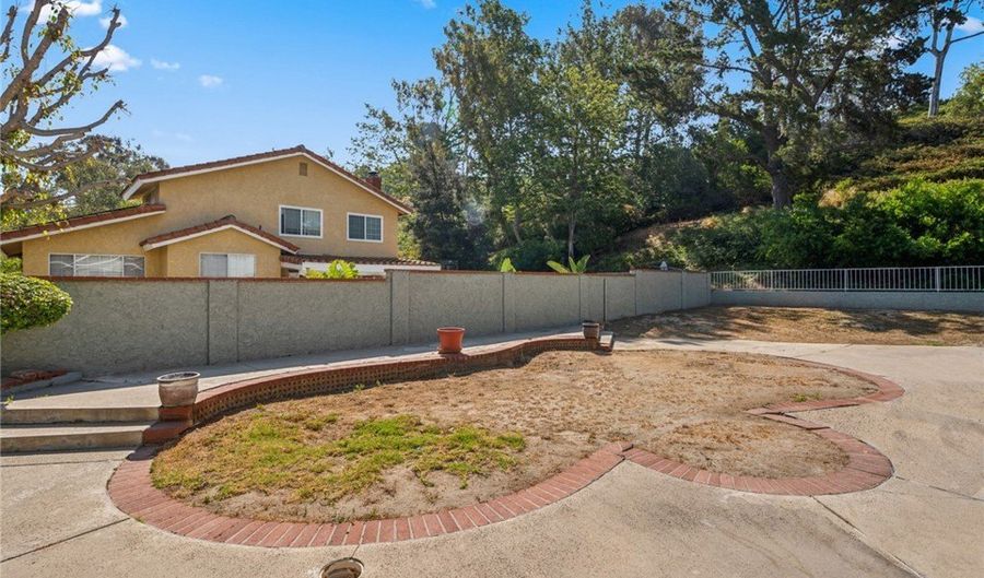 6890 E Georgetown Cir, Anaheim, CA 92807 - 3 Beds, 3 Bath