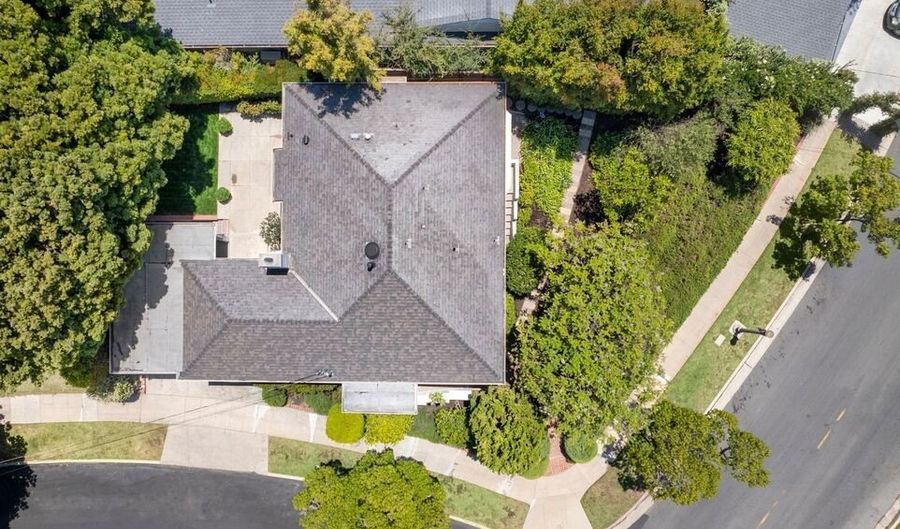 1706 Comstock Ave, Los Angeles, CA 90024 - 2 Beds, 2 Bath