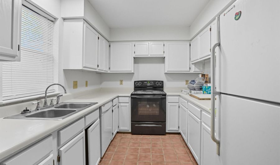 155 Unit 46-c Marilyn Dr #46-C, Baton Rouge, LA 70815 - 2 Beds, 3 Bath