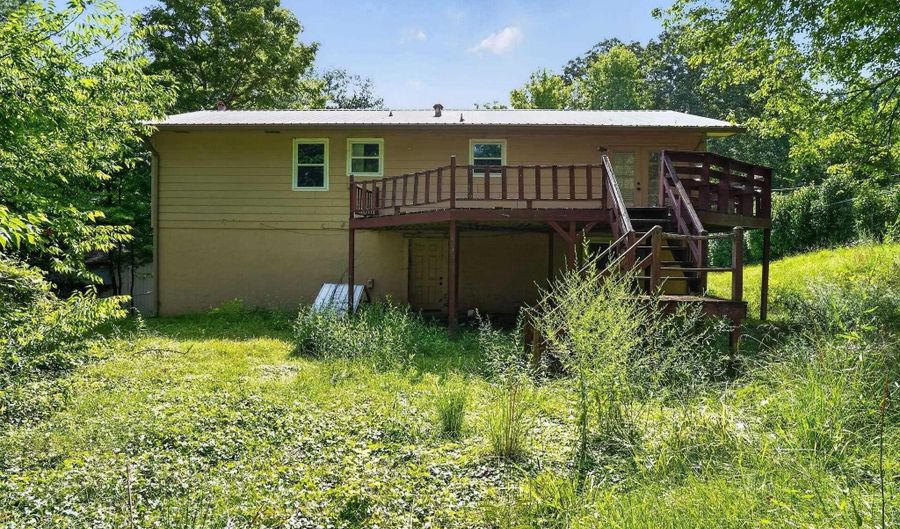 6326 PERRY St, Anniston, AL 36206 - 3 Beds, 3 Bath