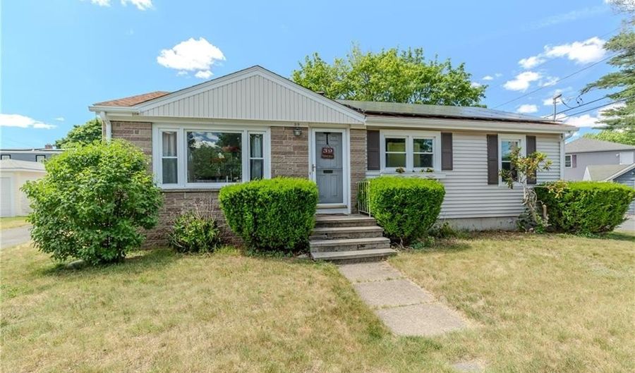 39 Fairview Ave, East Providence, RI 02914 - 3 Beds, 2 Bath