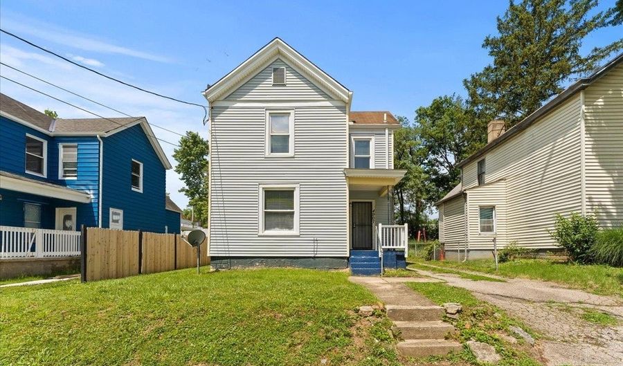 4907 Roanoke St, Cincinnati, OH 45227 - 3 Beds, 2 Bath