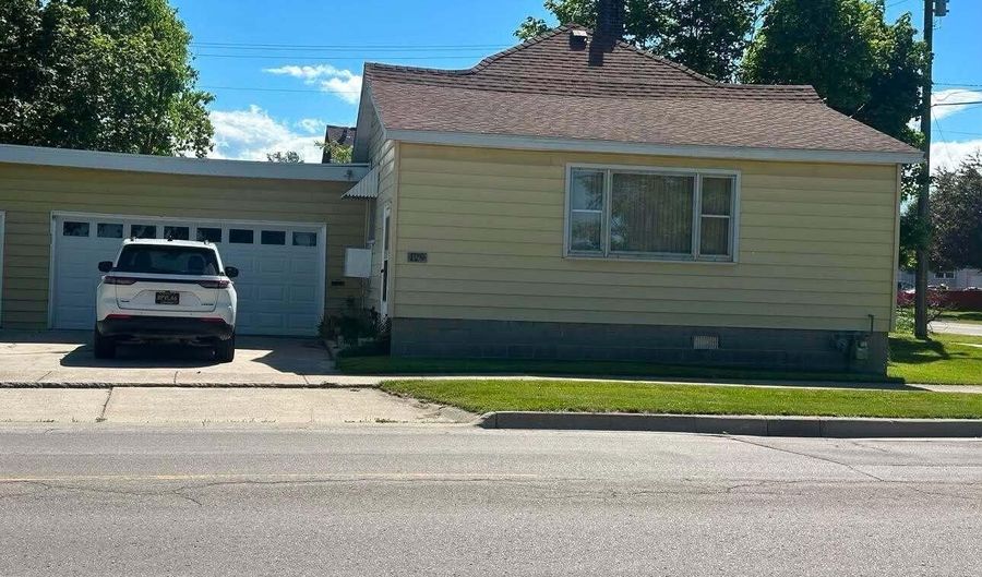 129 W Hueber St, Alpena, MI 49707 - 3 Beds, 1 Bath