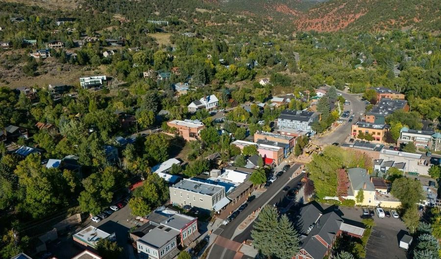 200 E Homestead Dr, Basalt, CO 81621 - 5 Beds, 4 Bath