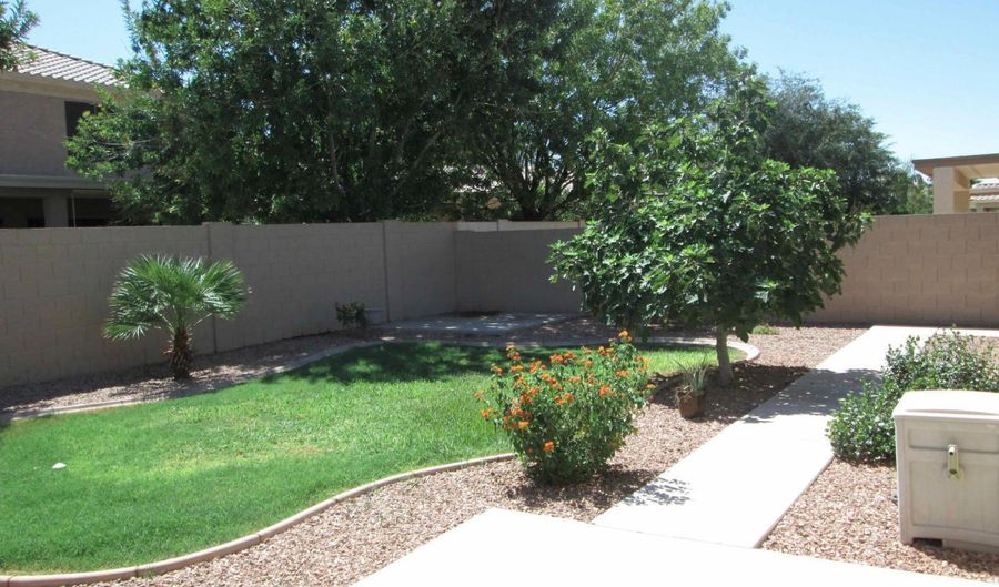 351 N COTTONWOOD St, Chandler, AZ 85225 - 4 Beds, 3 Bath