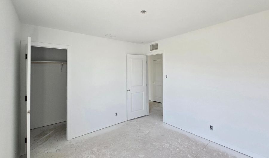 147 Peeps Ct, Adkins, TX 78101 - 5 Beds, 3 Bath