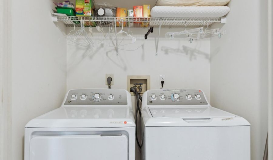 220 PRIMROSE Ln, Ambler, PA 19002 - 3 Beds, 3 Bath