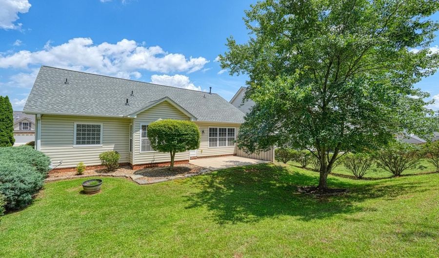 831 Vandenburg Dr, Boiling Springs, SC 29316 - 3 Beds, 2 Bath