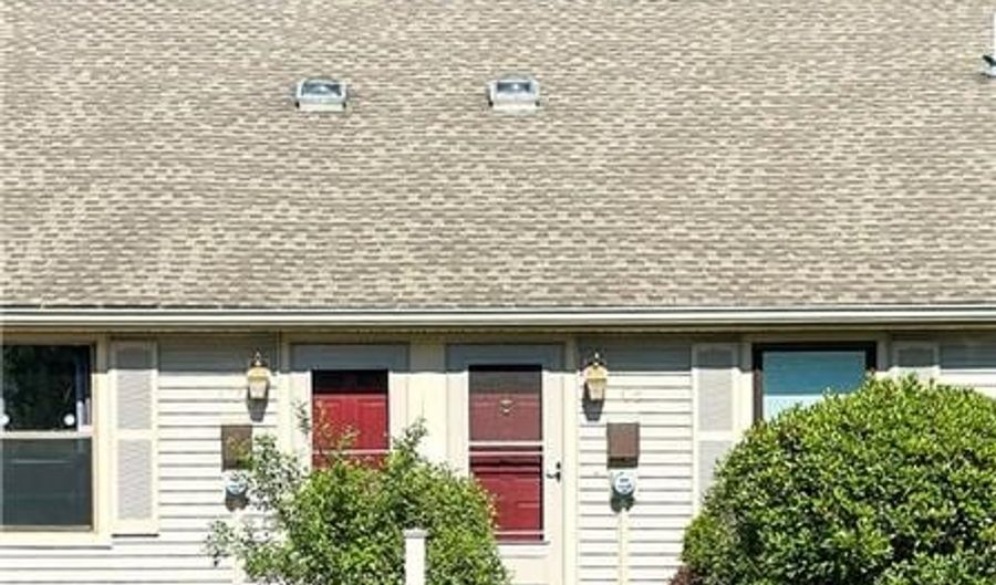 565 Smithfield Rd C6, North Providence, RI 02904 - 2 Beds, 1 Bath
