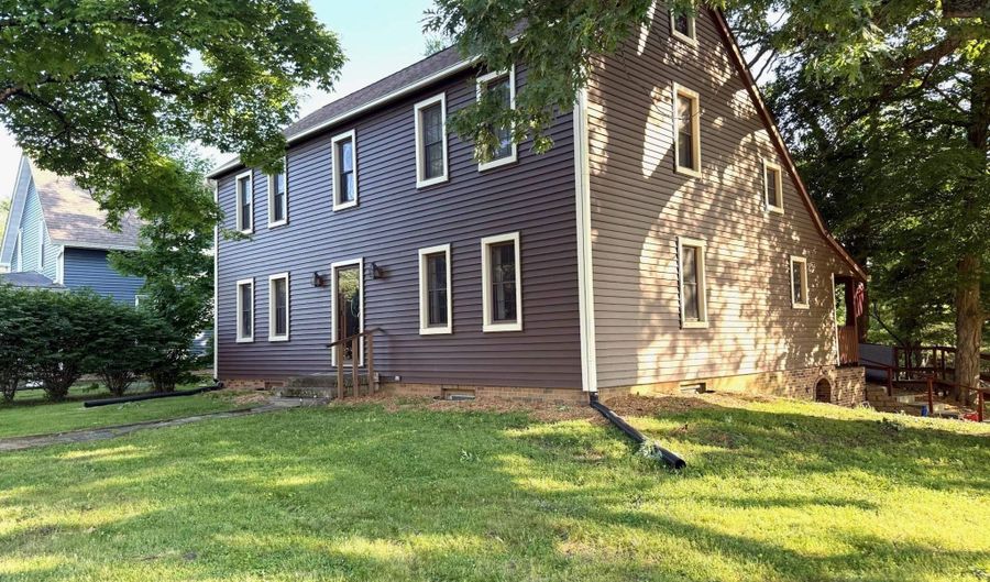 101 Lincoln Ave, Bedford, IN 47421 - 6 Beds, 3 Bath