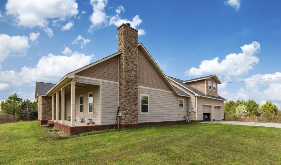 97 Corinth Rd, Albertville, AL 35951 - 3 Beds, 4 Bath