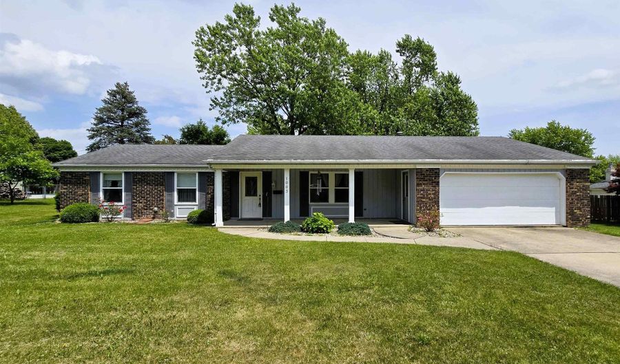 1003 Crestview Dr, Angola, IN 46703 - 3 Beds, 2 Bath
