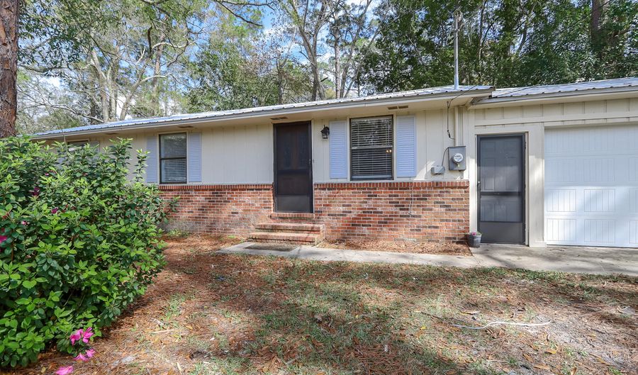 561 WILLOW Ave, Baldwin, FL 32234 - 3 Beds, 1 Bath