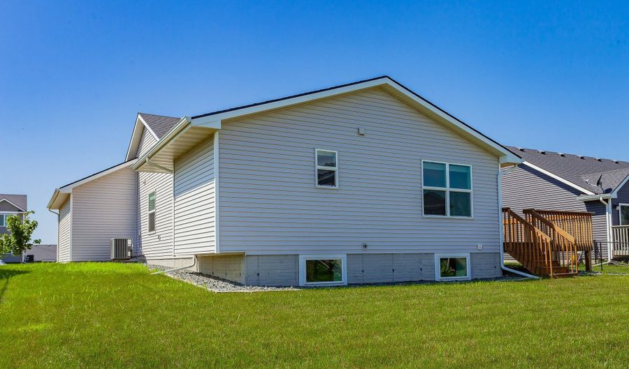 608 NE 56th St, Ankeny, IA 50021 - 4 Beds, 3 Bath