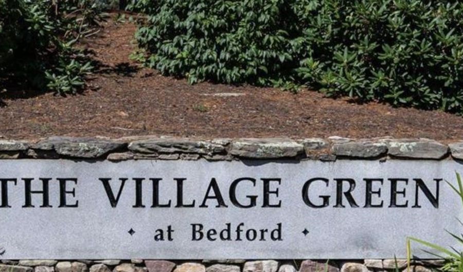 7 St Andrews Dr, Bedford, NH 03110 - 2 Beds, 2 Bath