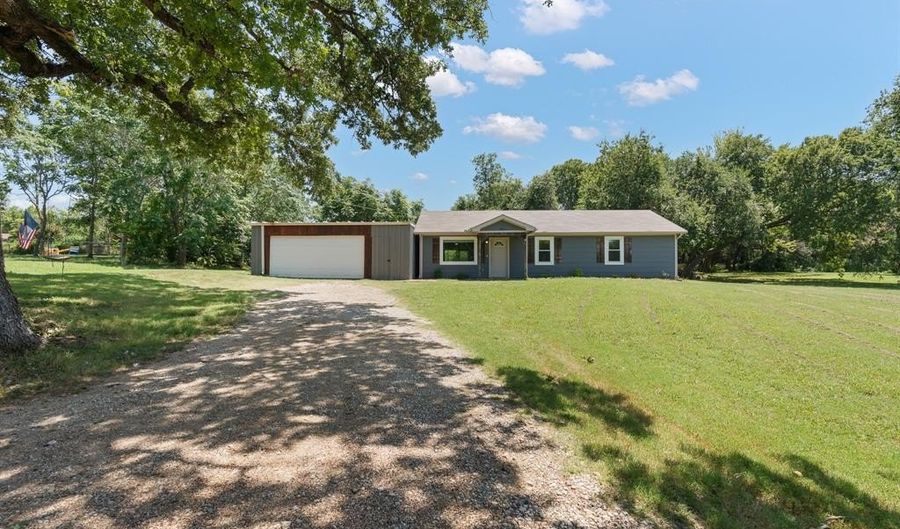3821 High Meadows Dr, Alvarado, TX 76009 - 3 Beds, 2 Bath