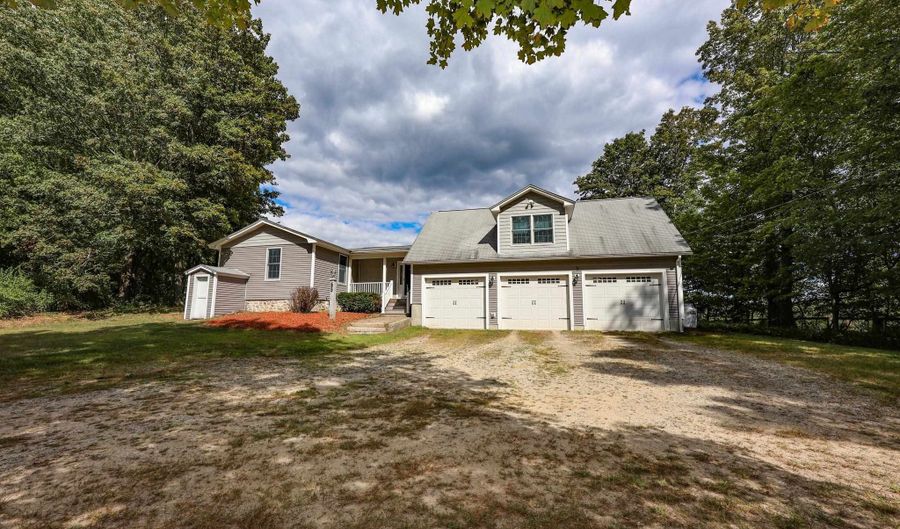 55 Holbrook Hill Rd, Bedford, NH 03110 - 3 Beds, 2 Bath