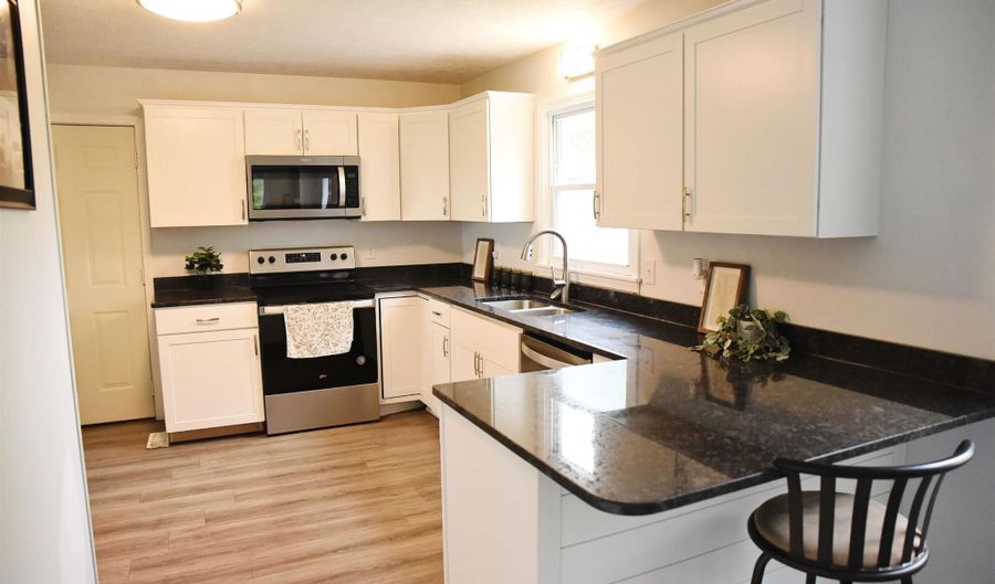 117 Mill St, Bedford, IN 47421 - 4 Beds, 3 Bath