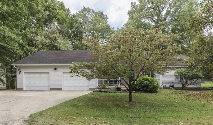 596 Briarwood Ln, Bedford, IN 47421 - 3 Beds, 2 Bath