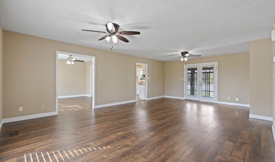 15153 New Cut Rd, Athens, AL 35611 - 3 Beds, 3 Bath