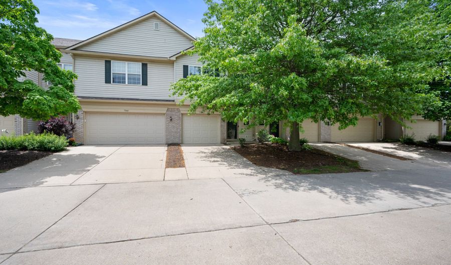 7042 Tyler Ln, Indianapolis, IN 46217 - 2 Beds, 3 Bath