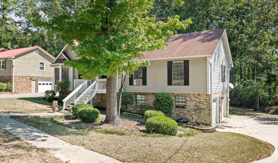 640 11TH St, Alabaster, AL 35007 - 3 Beds, 2 Bath