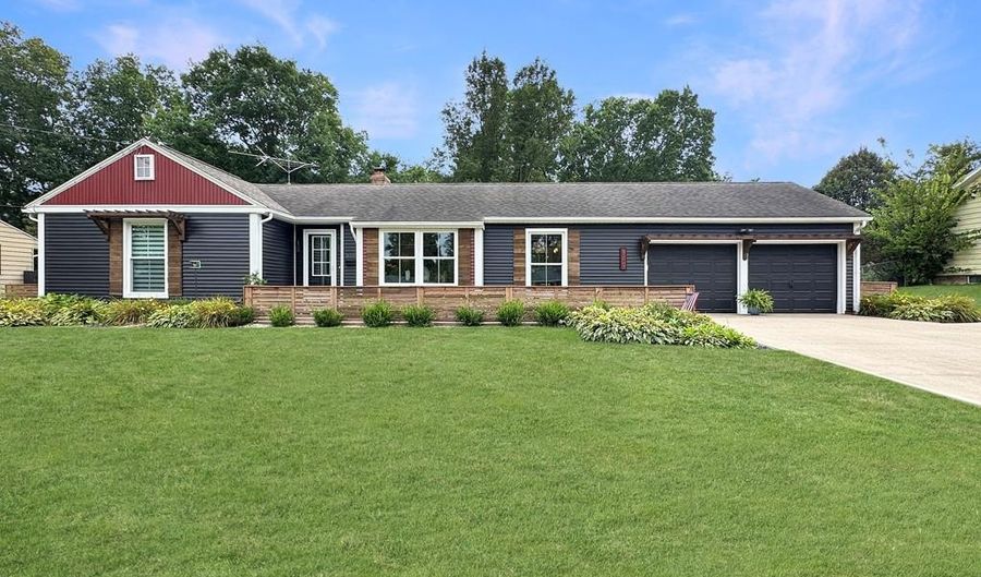 849 Hillcrest Dr, Ashland, OH 44805 - 2 Beds, 2 Bath