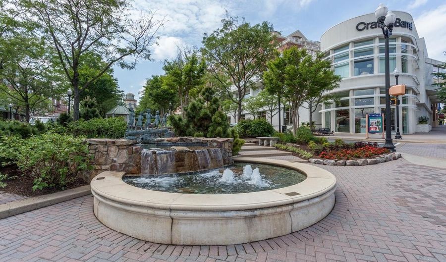 1301 N COURTHOUSE Rd #902, Arlington, VA 22201 - 1 Beds, 2 Bath